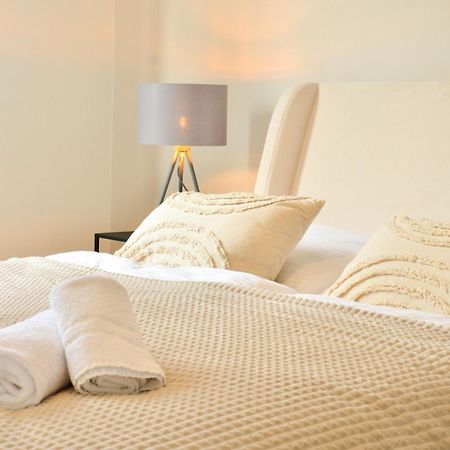 Milpau Bottrop 2 - Modernes Und Zentrales Premium-Apartment Fuer 4 Personen Mit Queensize-Bett Und Einzelbetten - Netflix, Nespresso Und Smart-Tv Eksteriør billede