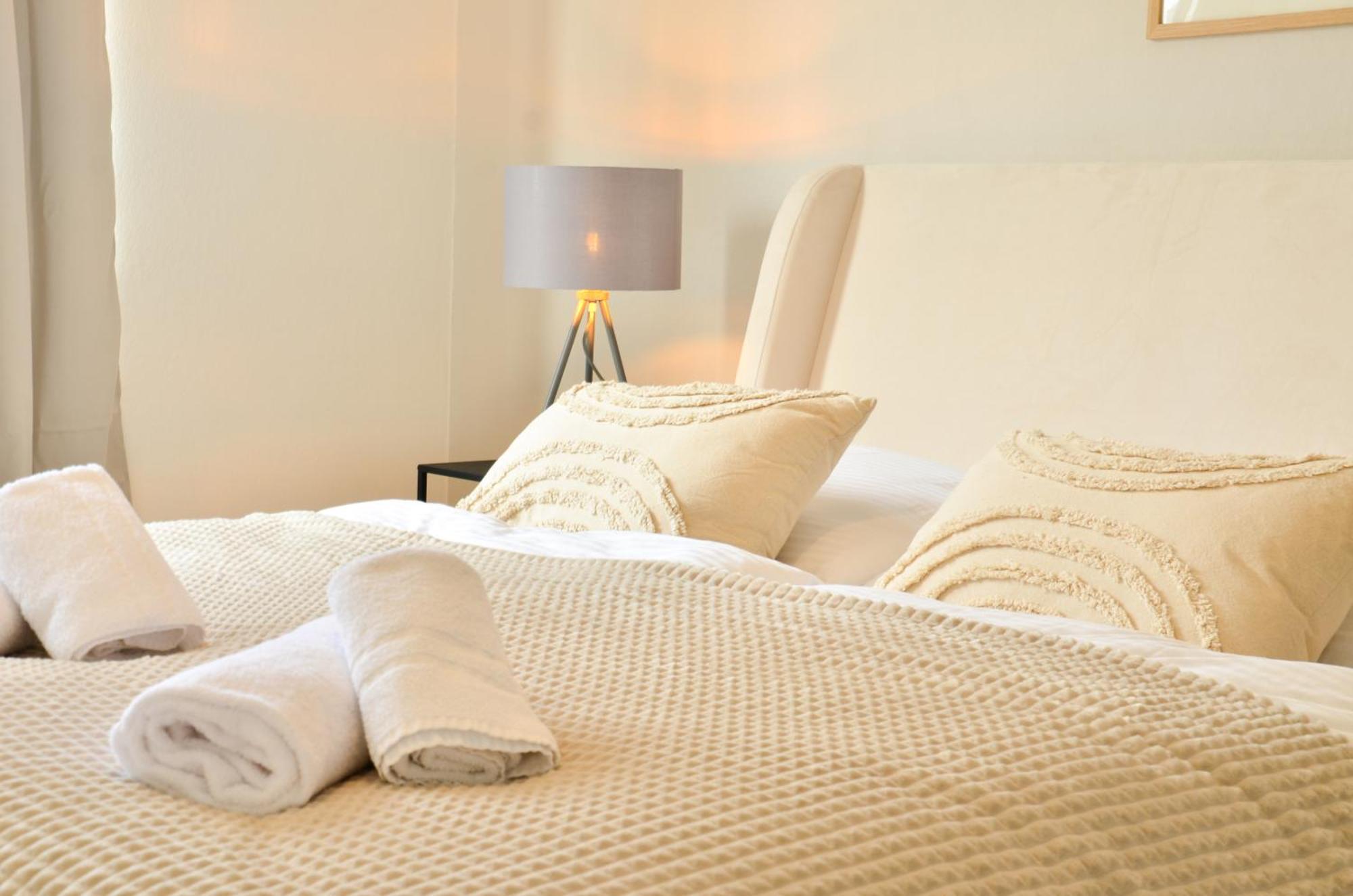 Milpau Bottrop 2 - Modernes Und Zentrales Premium-Apartment Fuer 4 Personen Mit Queensize-Bett Und Einzelbetten - Netflix, Nespresso Und Smart-Tv Eksteriør billede